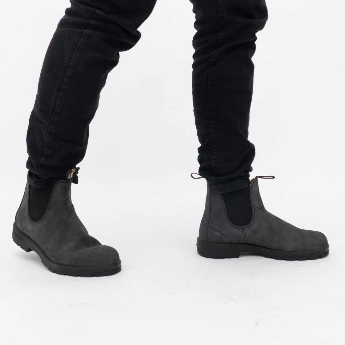 Blundstone 587 Unisex Leather Chelsea Boots Rustic Black 587 - 3 | STB.co.uk